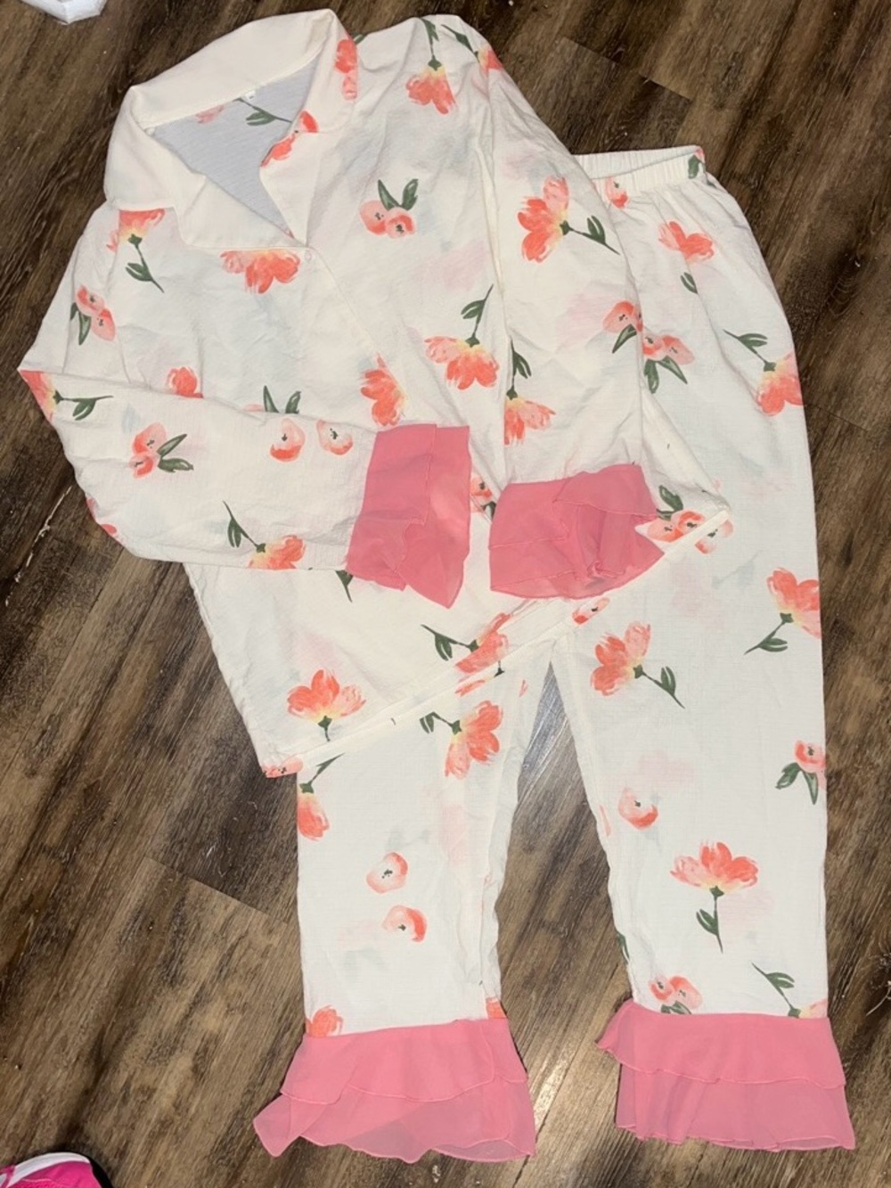 XL Women’s Floral Ruffle-Trim Pajama Set in Coral Pink